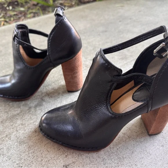 Frye Black Leather Heeled Boots - Picture 2 of 6